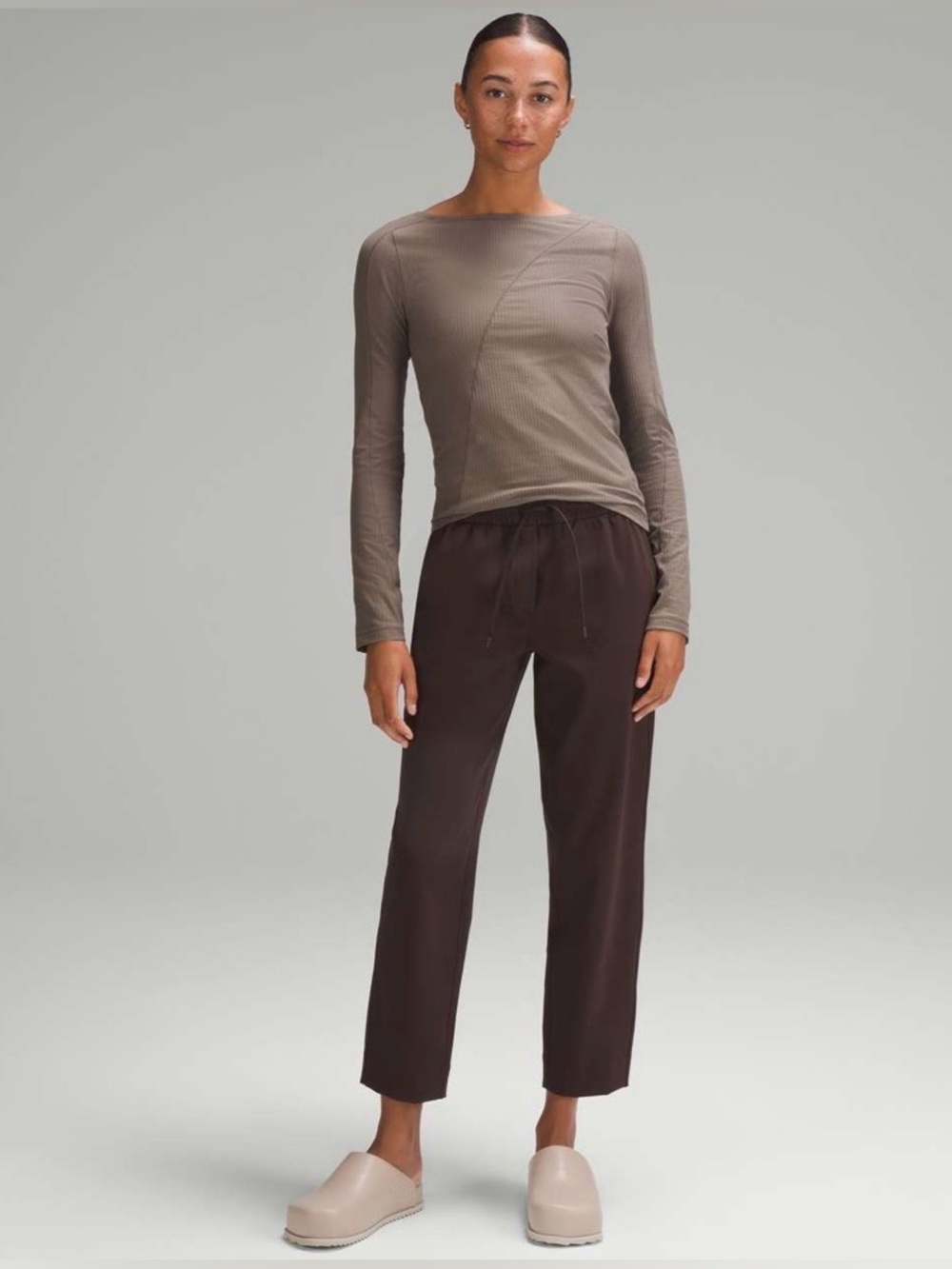 Lululemon taper-leg mid rise 7/8 trouser pants *RARE*